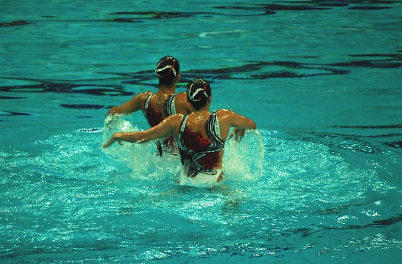 Synchronised swimming event