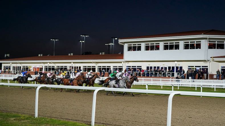 Chelmsford City Racecourse floodlights
